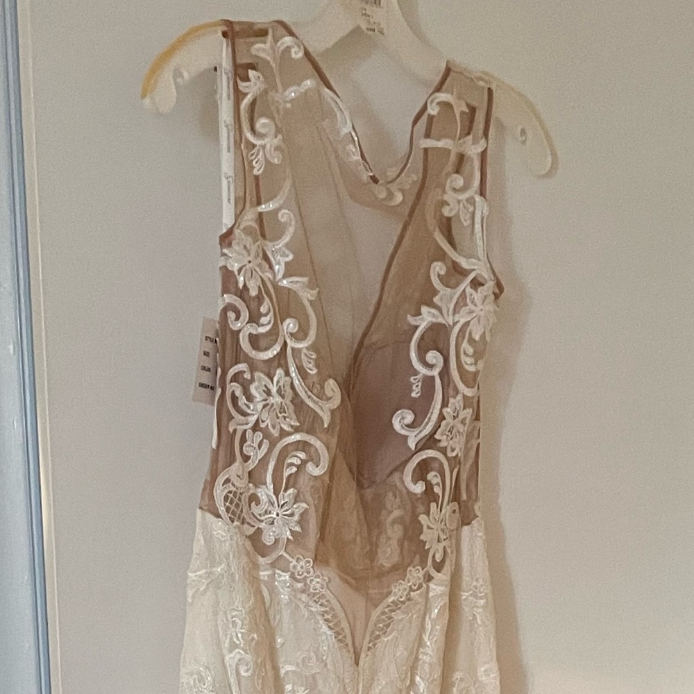 Wedding Dress - Picture 12 of 13